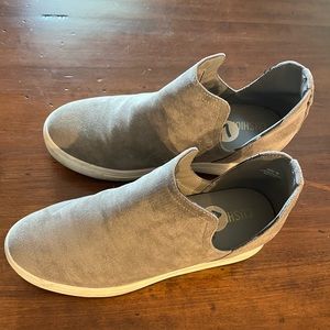 Cute, gray, suede platform, wedge slip on shoes